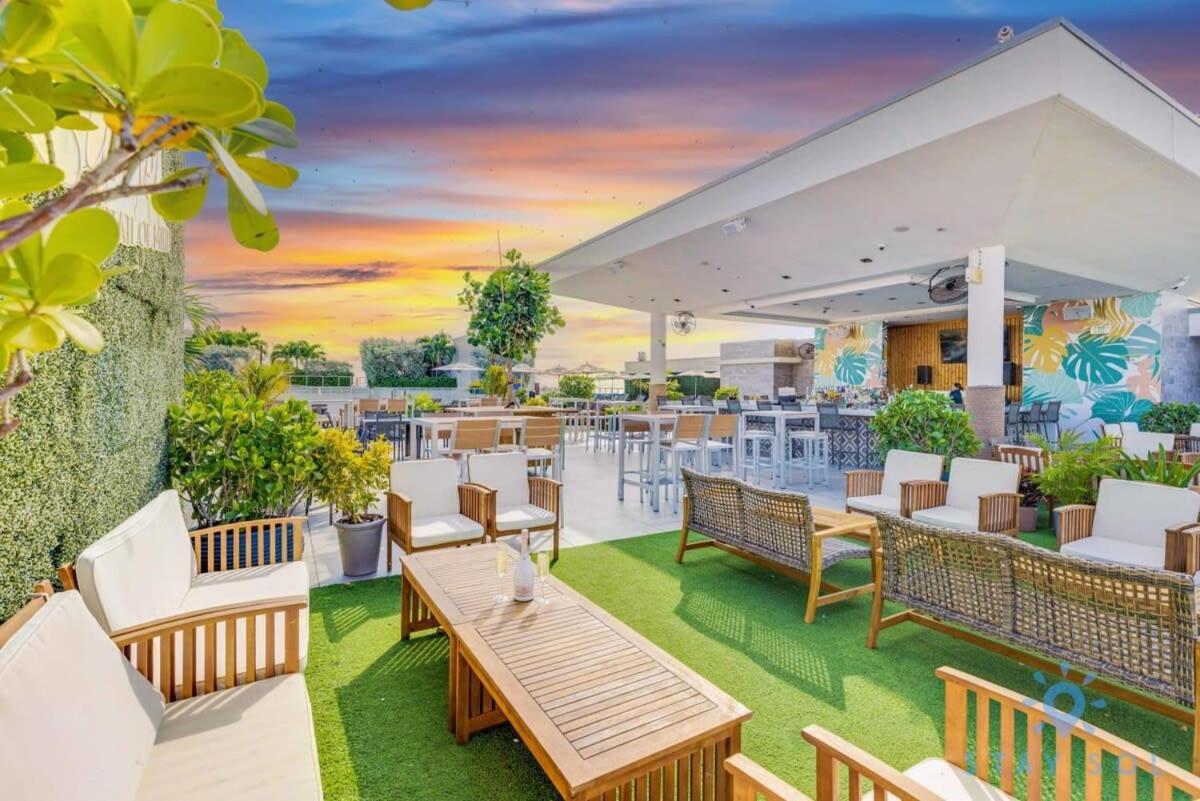 Apartment With Bay View Balcony - Pool - Up To 6 - Gym Hollywood Bagian luar foto