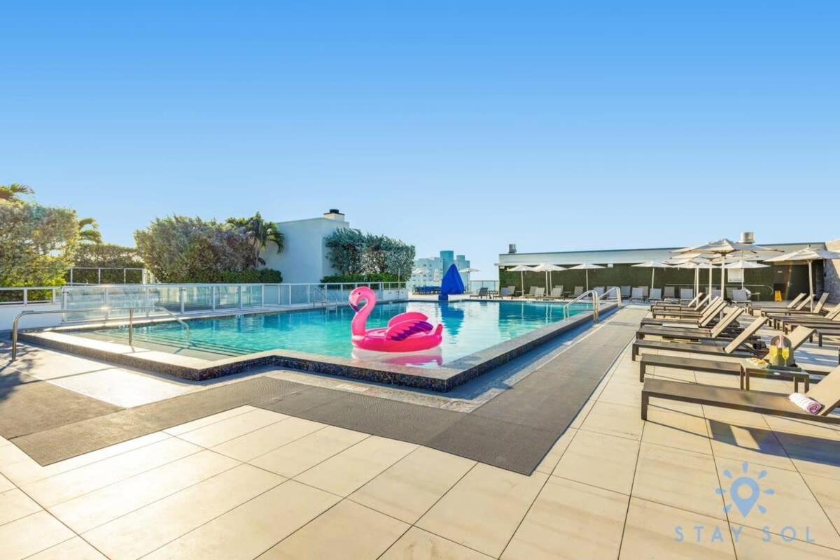 Apartment With Bay View Balcony - Pool - Up To 6 - Gym Hollywood Bagian luar foto