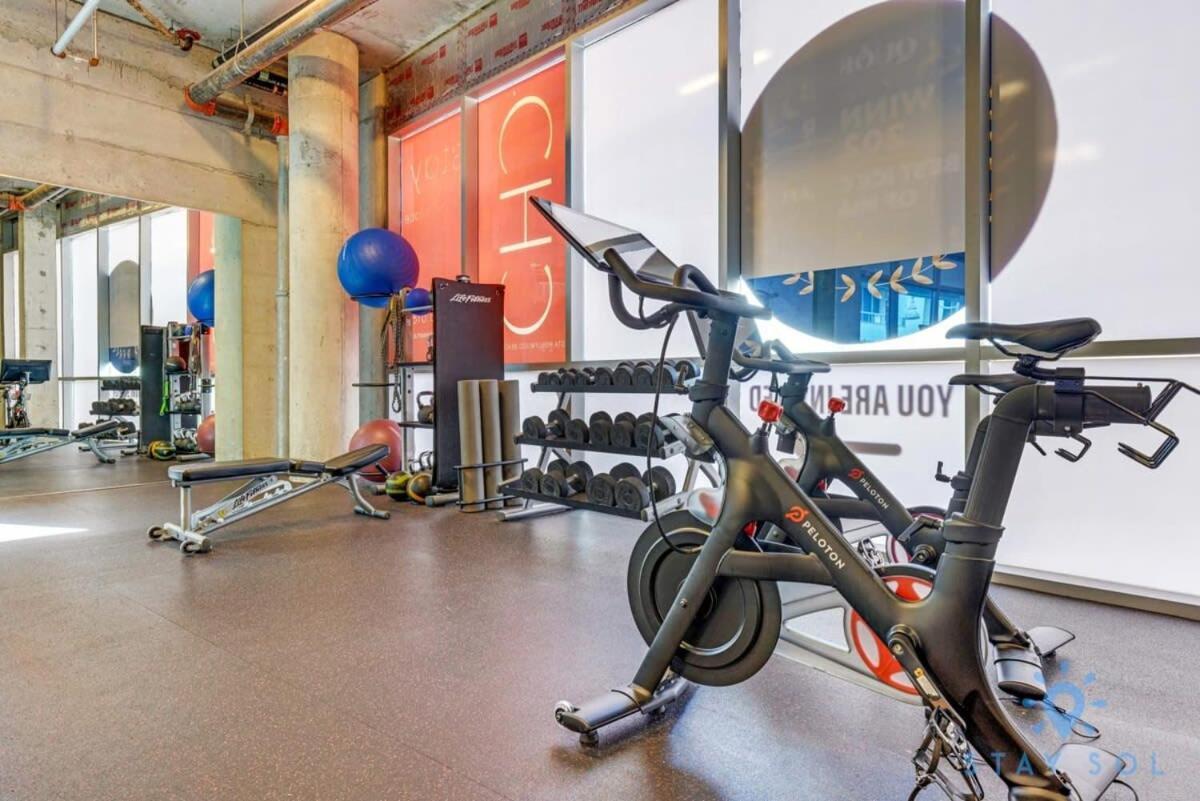 Apartment With Bay View Balcony - Pool - Up To 6 - Gym Hollywood Bagian luar foto