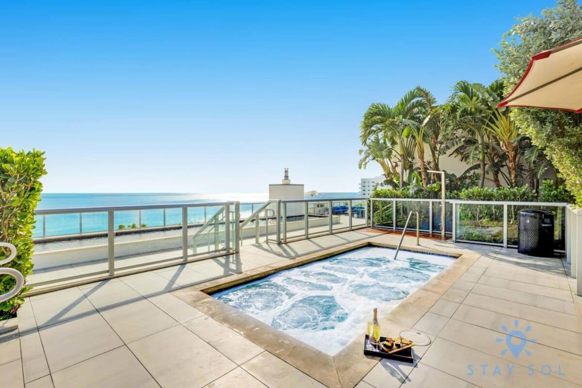 Apartment With Bay View Balcony - Pool - Up To 6 - Gym Hollywood Bagian luar foto