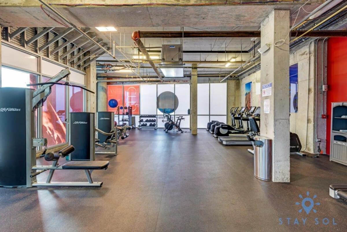 Apartment With Bay View Balcony - Pool - Up To 6 - Gym Hollywood Bagian luar foto