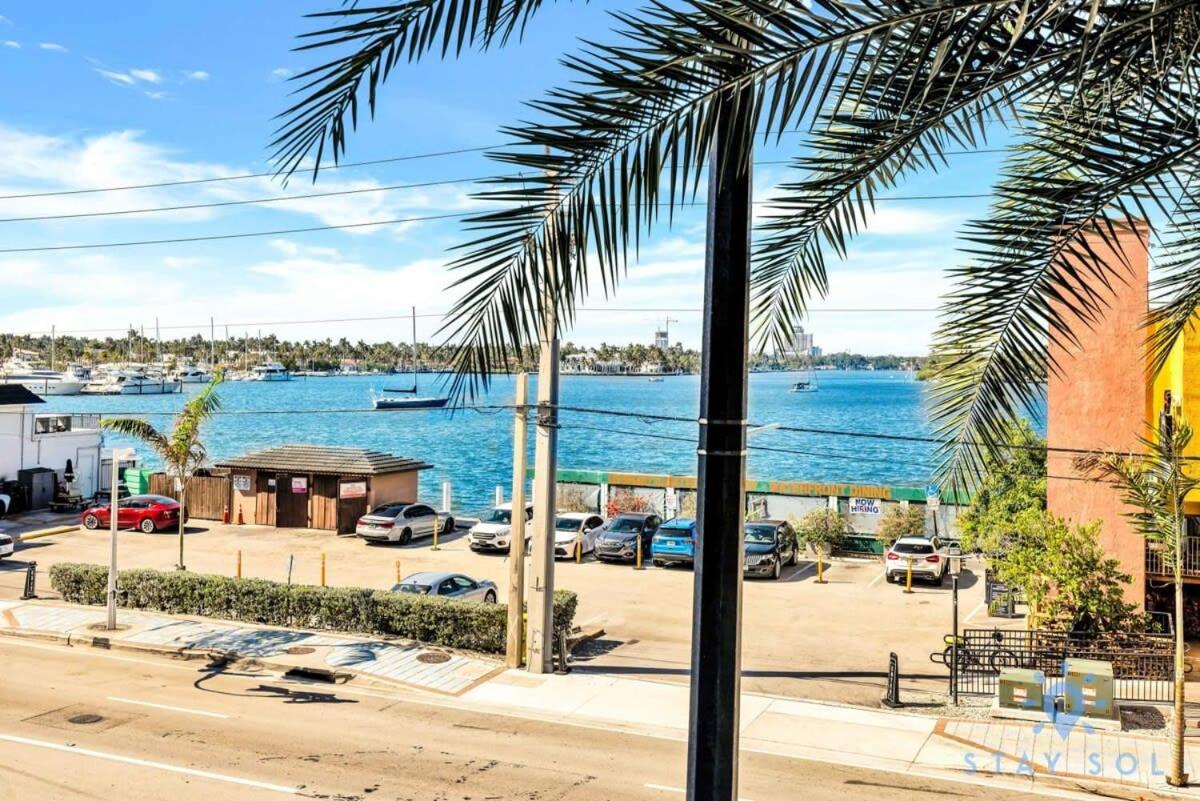 Apartment With Bay View Balcony - Pool - Up To 6 - Gym Hollywood Bagian luar foto