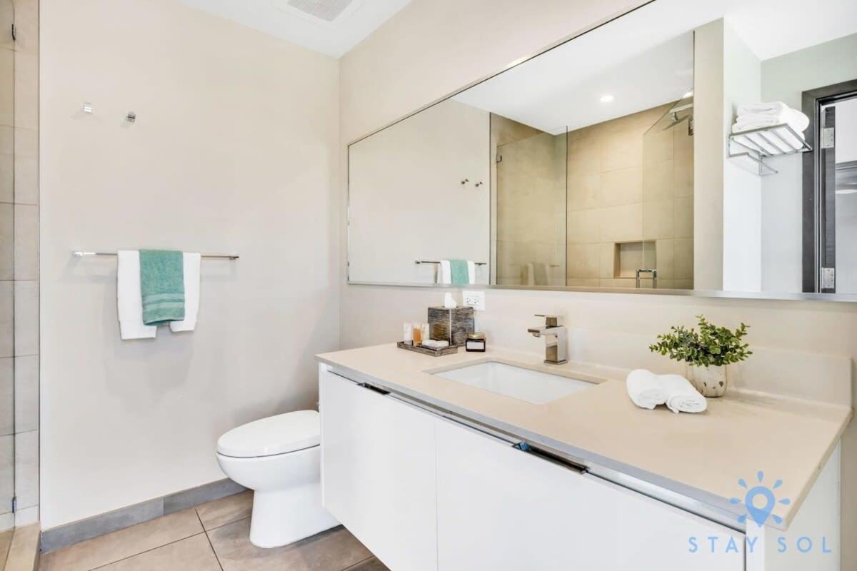 Apartment With Bay View Balcony - Pool - Up To 6 - Gym Hollywood Bagian luar foto