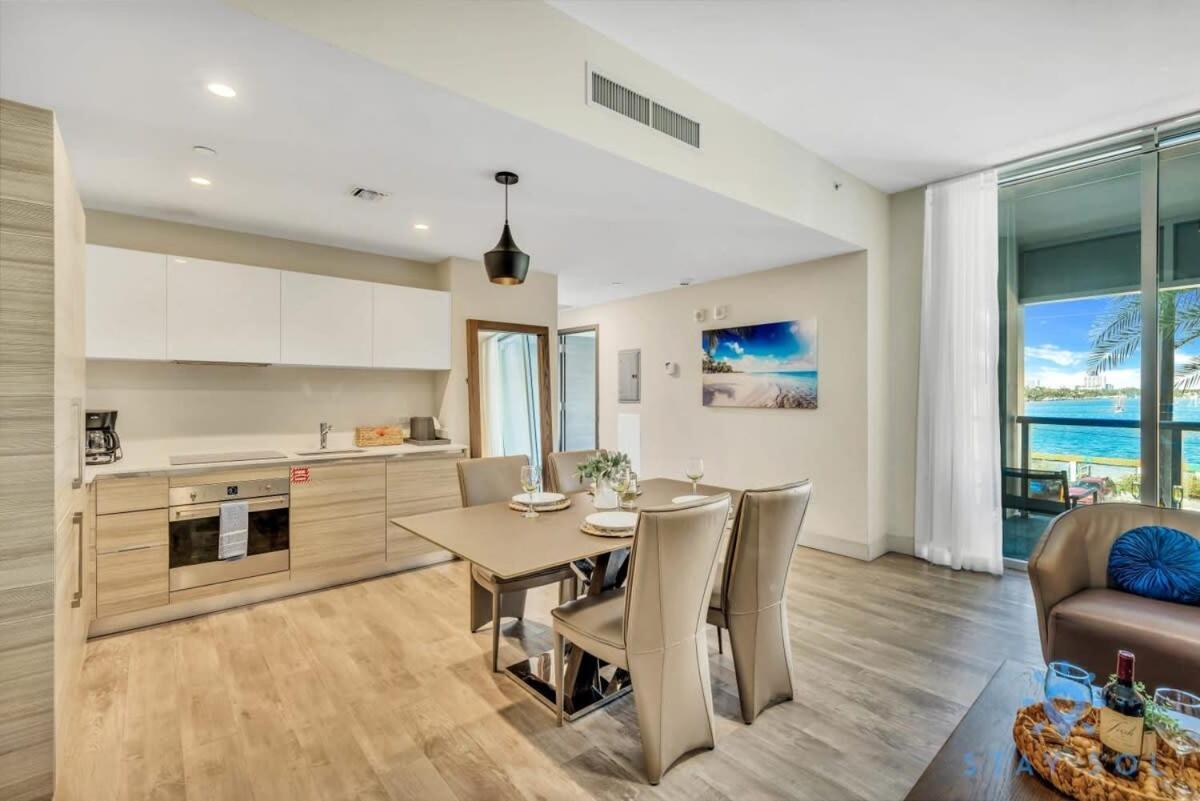 Apartment With Bay View Balcony - Pool - Up To 6 - Gym Hollywood Bagian luar foto