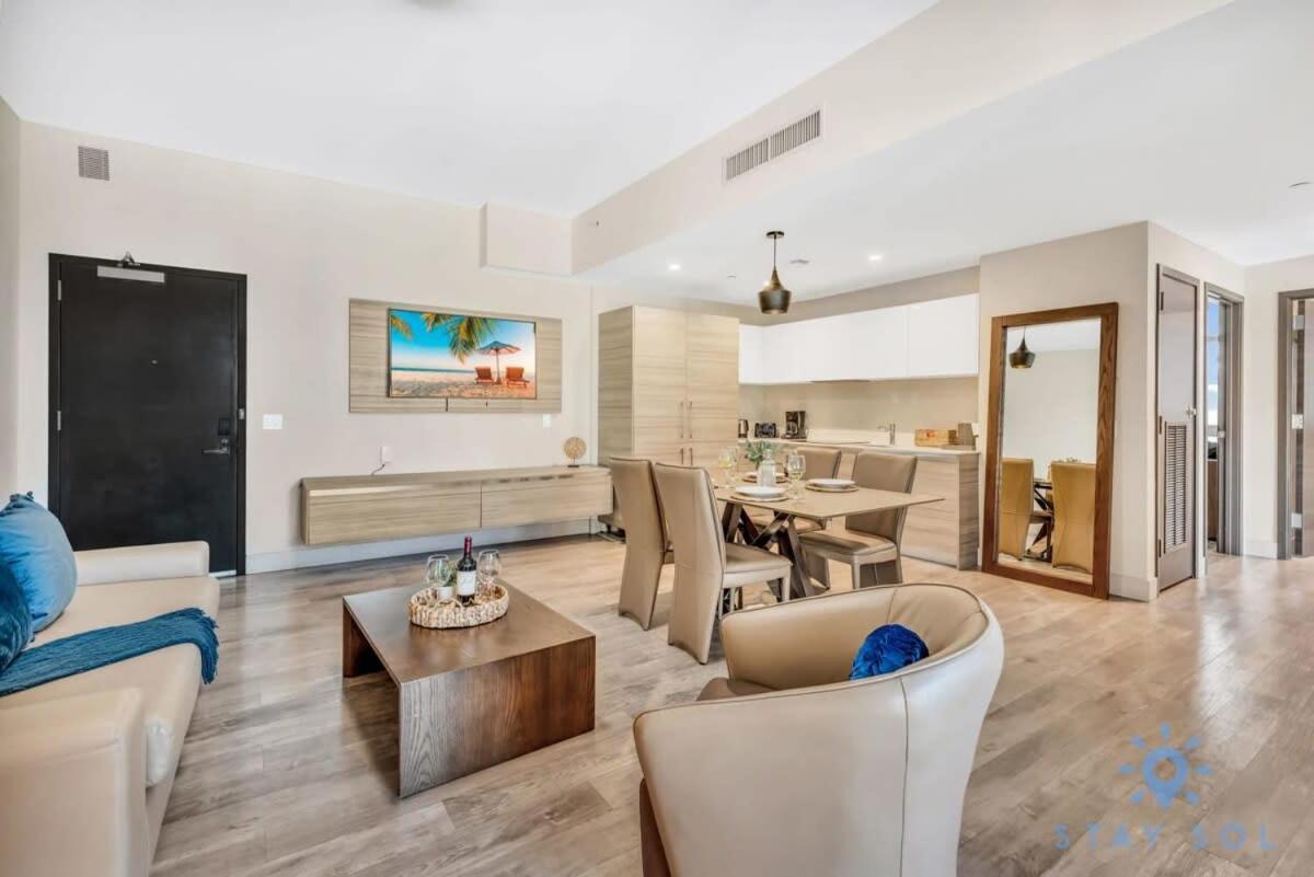 Apartment With Bay View Balcony - Pool - Up To 6 - Gym Hollywood Bagian luar foto