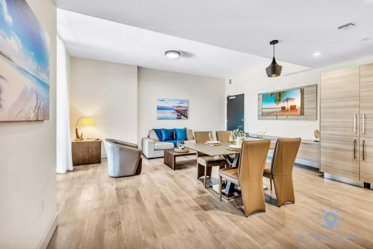 Apartment With Bay View Balcony - Pool - Up To 6 - Gym Hollywood Bagian luar foto